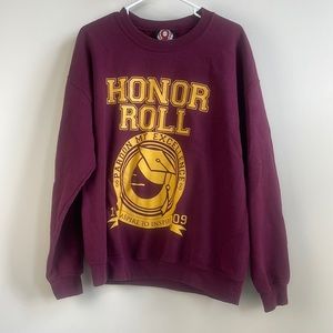 Trendy iconic on a roll brand crewneck maroon sweater